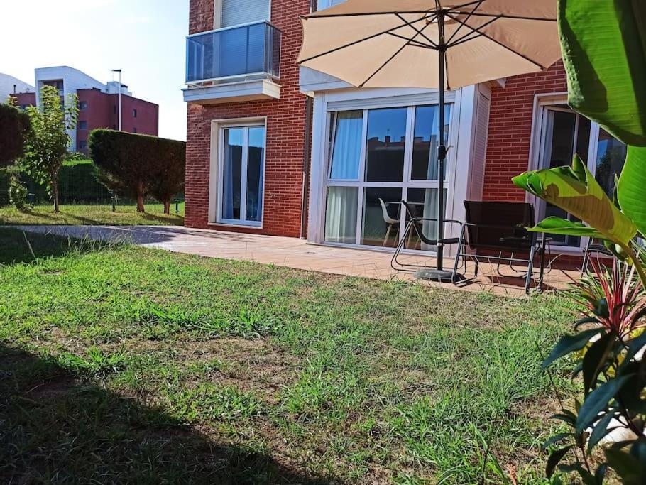 Bajo Con Jardin Privado Apartment Santander Bagian luar foto