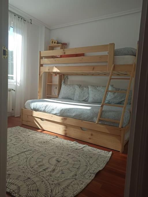 Bajo Con Jardin Privado Apartment Santander Bagian luar foto