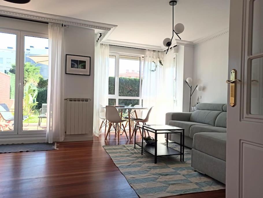 Bajo Con Jardin Privado Apartment Santander Bagian luar foto