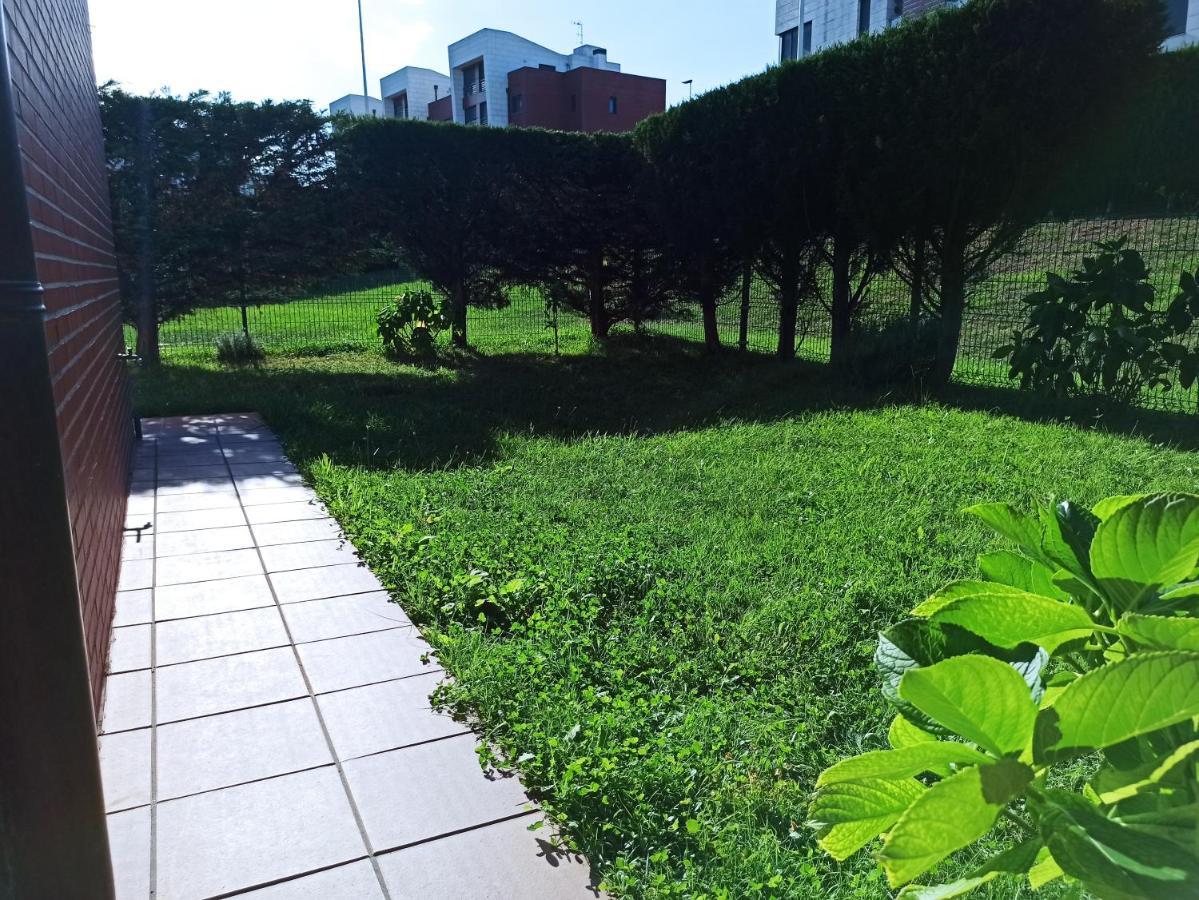 Bajo Con Jardin Privado Apartment Santander Bagian luar foto